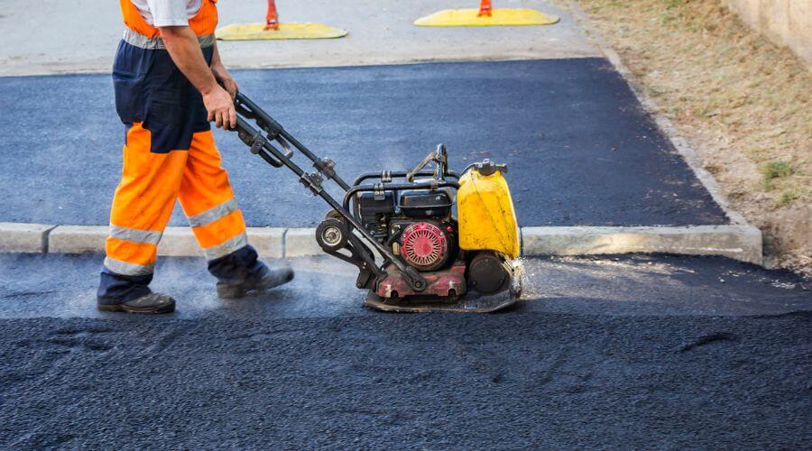 Professional gutter cleaning in Bellwood, AL
